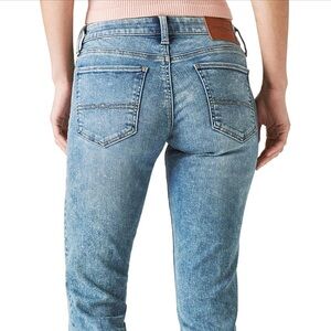 Lucky Mid Rise Sweet Straight leg jeans